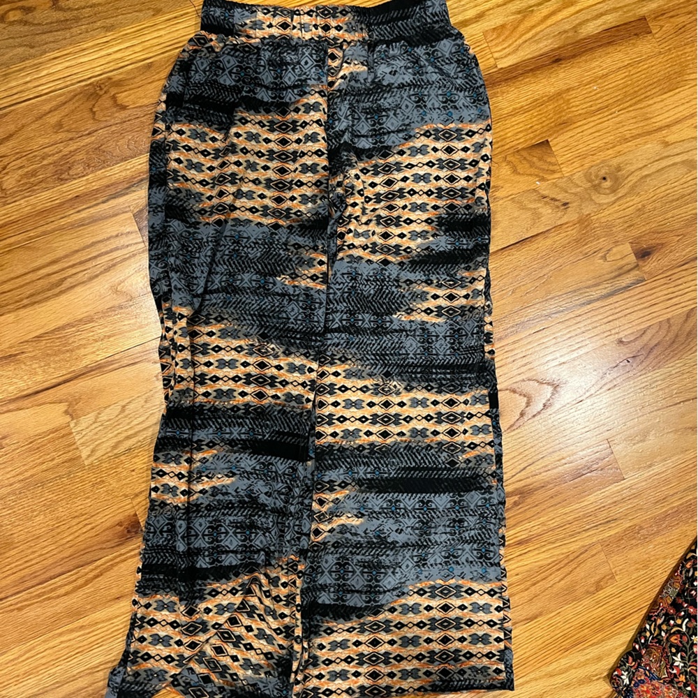 Bohemian flowy size M Where are you from (WAYF) pants